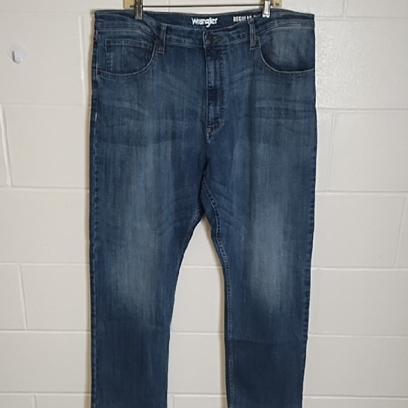 Wrangler Regular Fit Denim Jeans with Subtle Fading - Picture 8 of 9